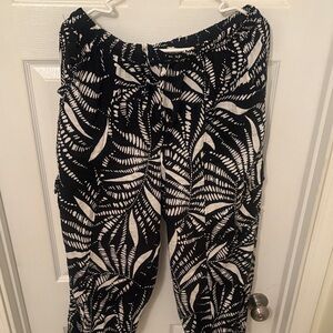 Panama Jack Black and White Leaf Print Joggers